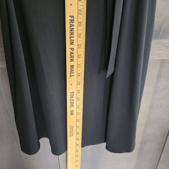 BCBG MAX AZRIA Black Faux Wrap Dress Belted Waist V-Neck Plunge & Short Sleeves - Picture 14 of 16